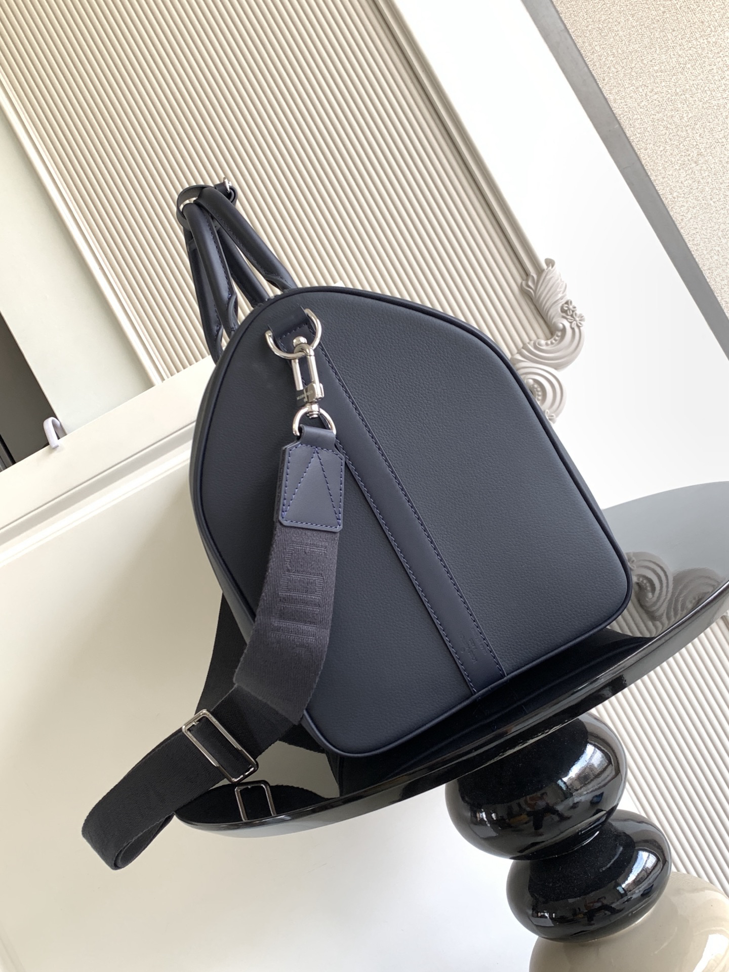 Louis Vuitton Handbag M11693