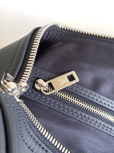 Louis Vuitton Handbag M11693