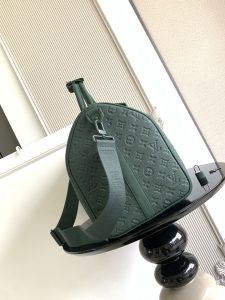 Louis Vuitton Handbag M24440