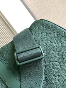 Louis Vuitton Handbag M24440