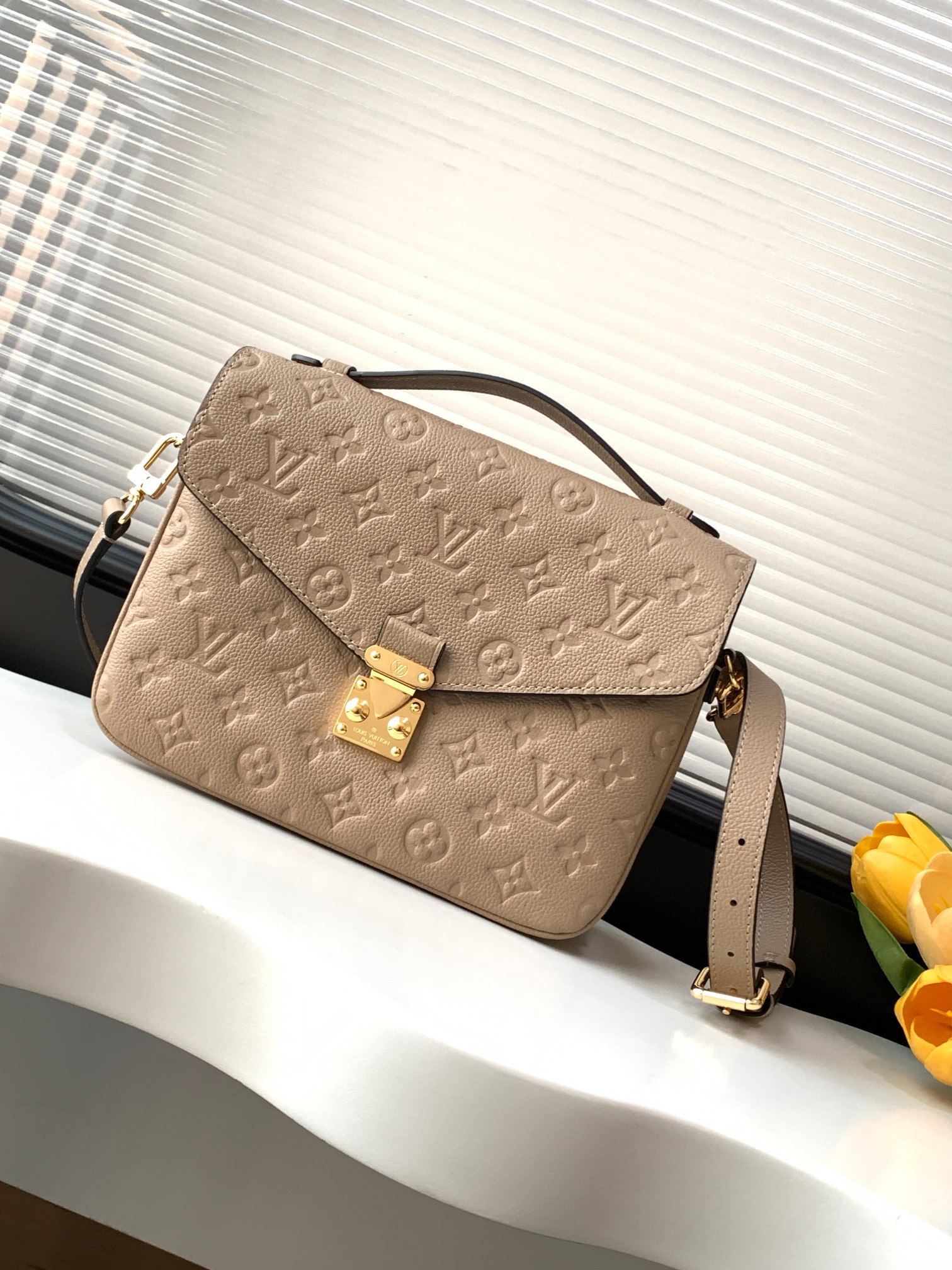 Louis Vuitton Pochette Metis Backpack M44881 in Black