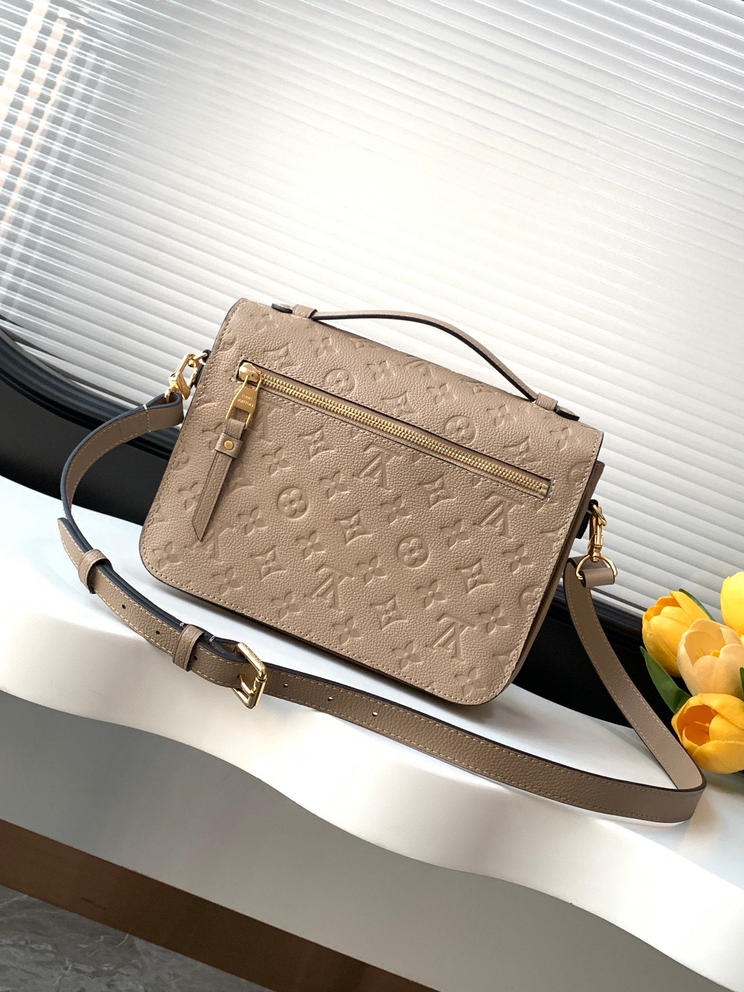 Louis Vuitton Pochette Metis Backpack M44881 in Black