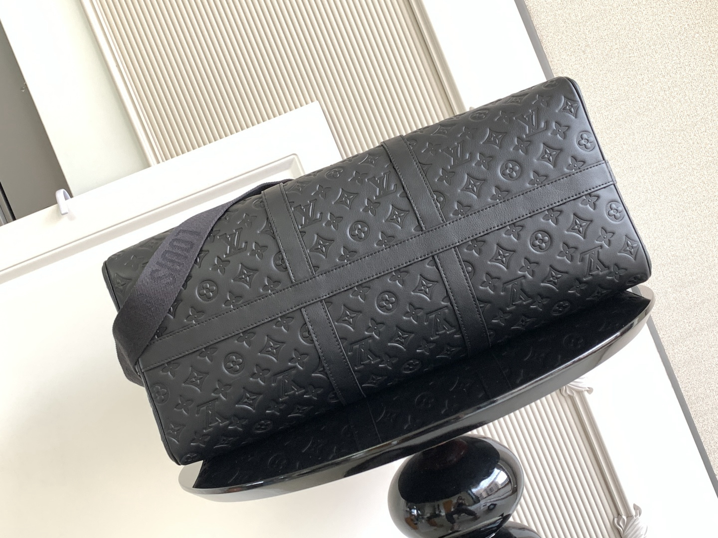 Louis Vuitton Handbag M44810