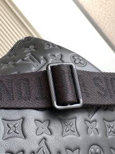 Louis Vuitton Handbag M44810