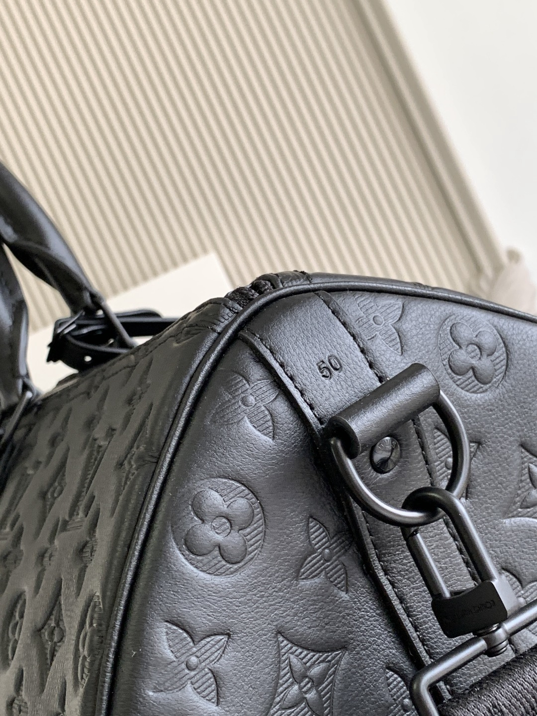Louis Vuitton Handbag M44810