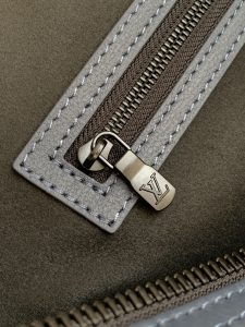 Louis Vuitton Handbag M14840