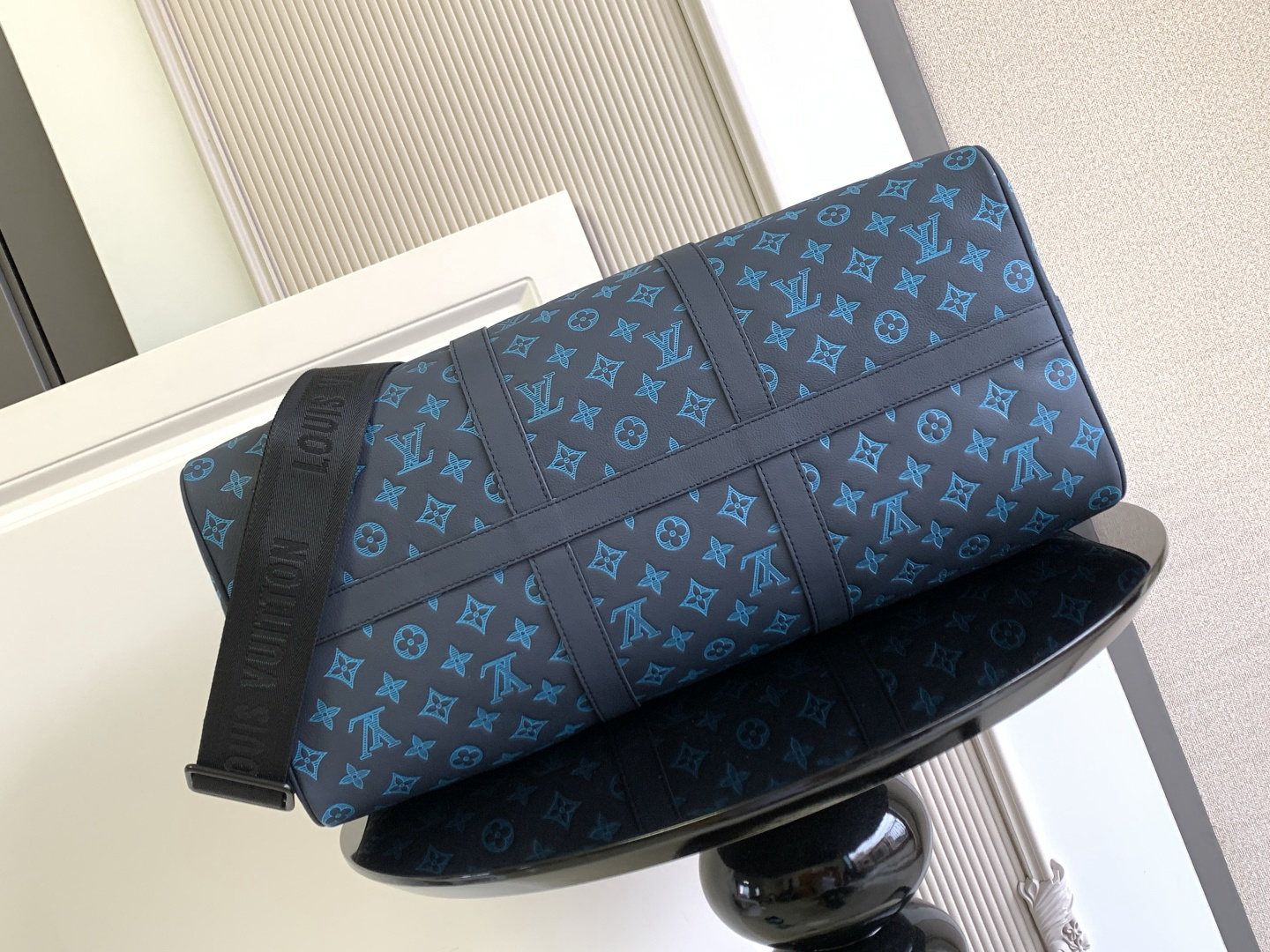 Louis Vuitton Handbag M46593