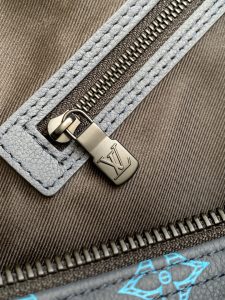Louis Vuitton Handbag M46593