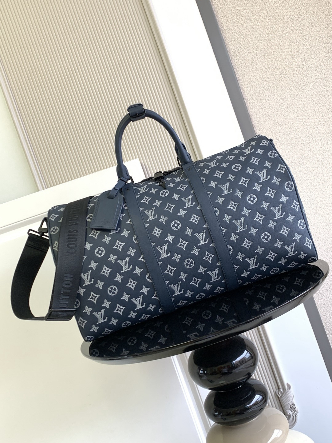 Louis Vuitton Handbag M24953