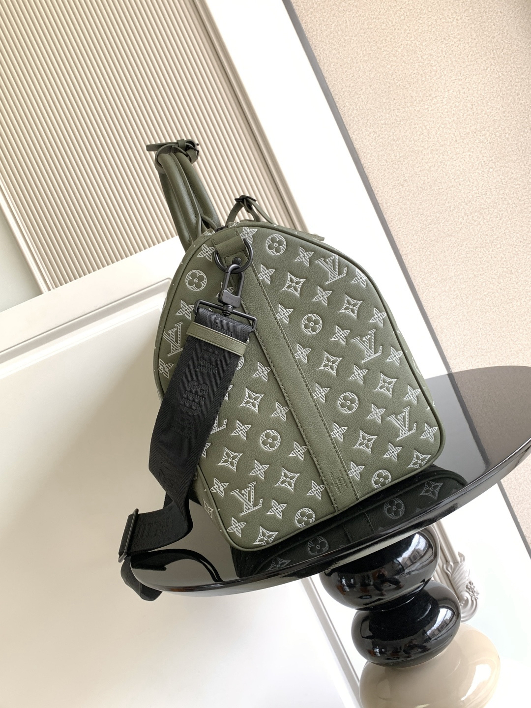 Louis Vuitton Handbag M12504