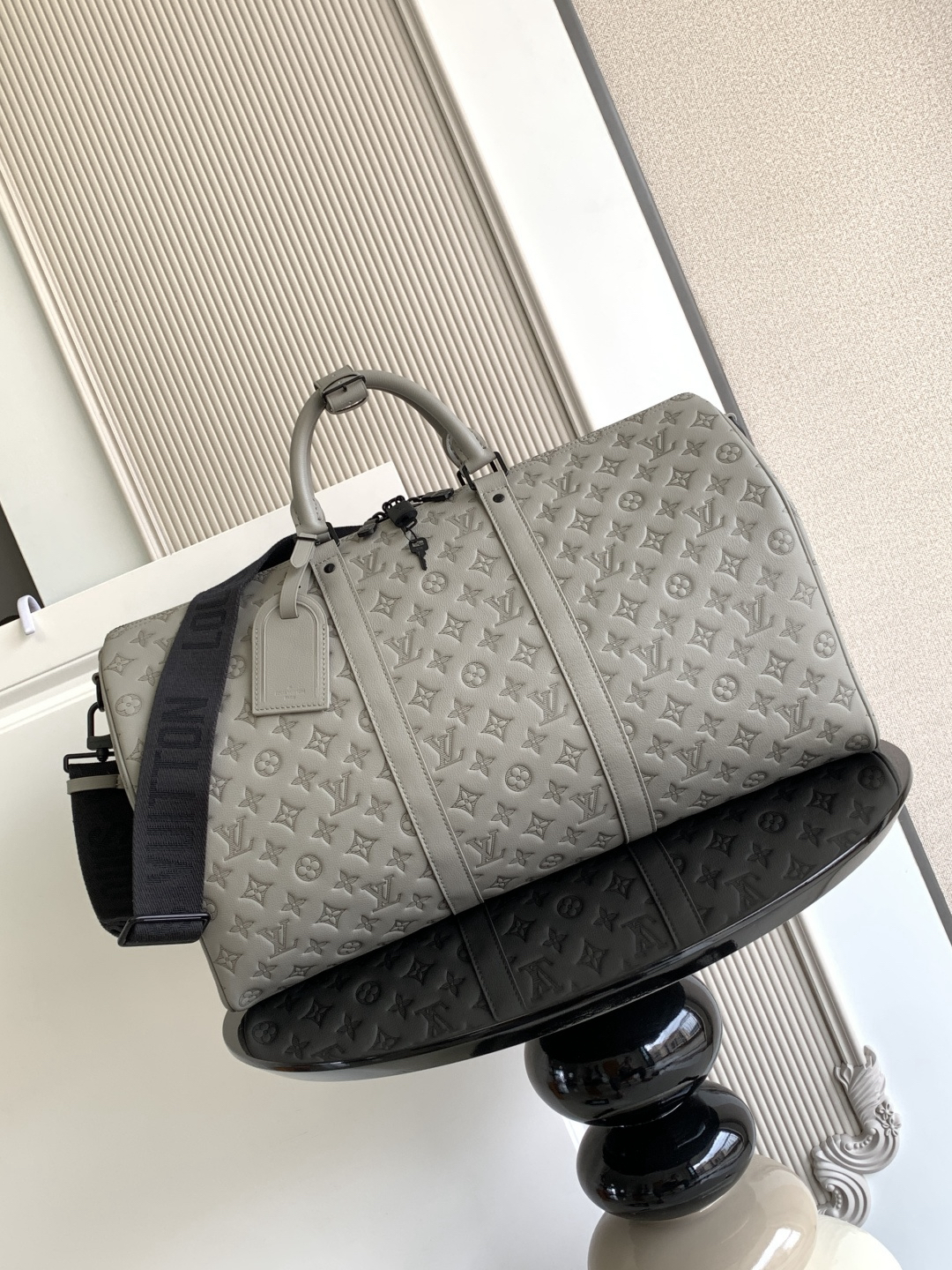 Louis Vuitton Handbag M46117