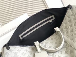 Louis Vuitton Handbag M46117