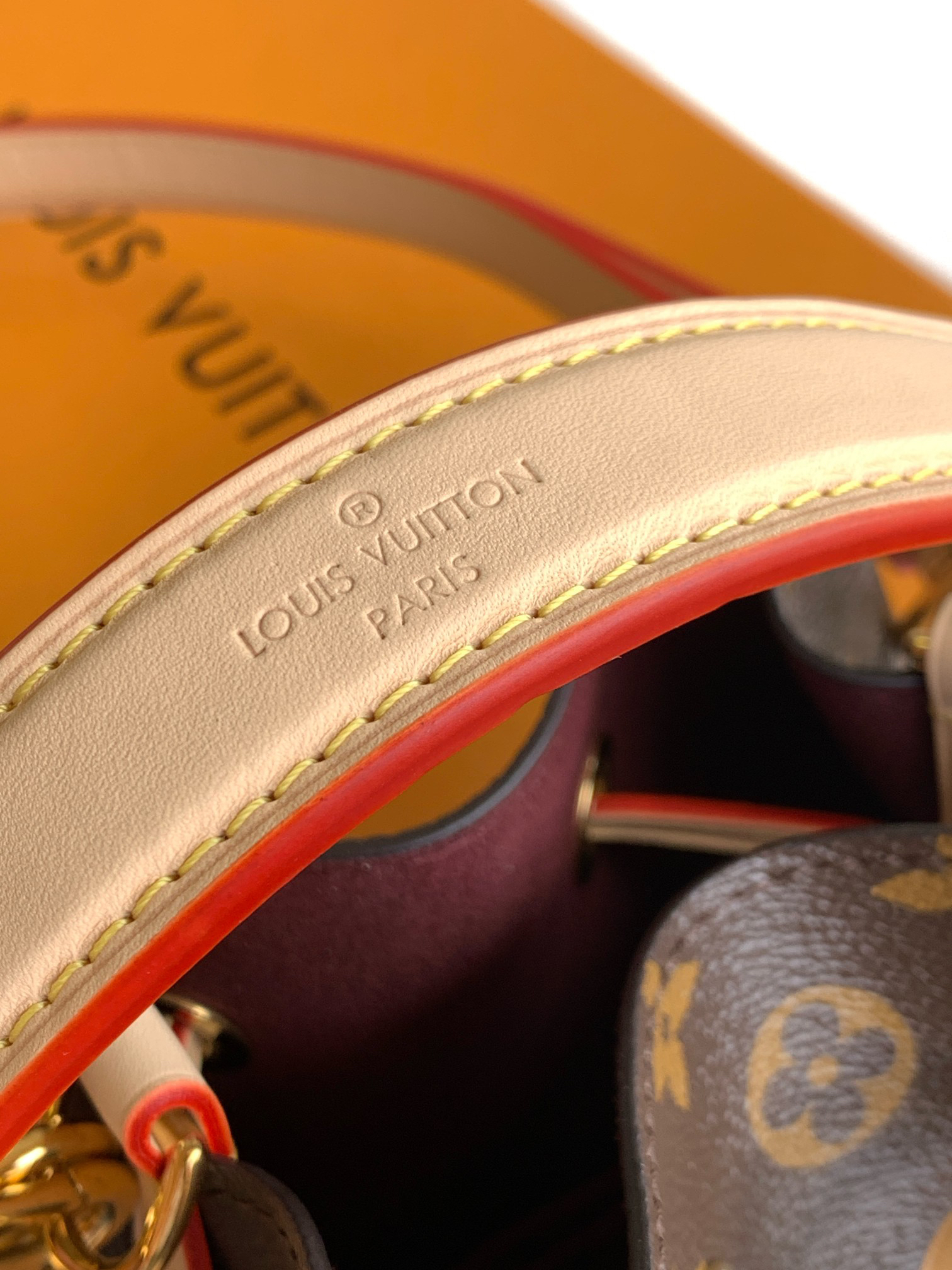 Louis Vuitton Handbag M46581