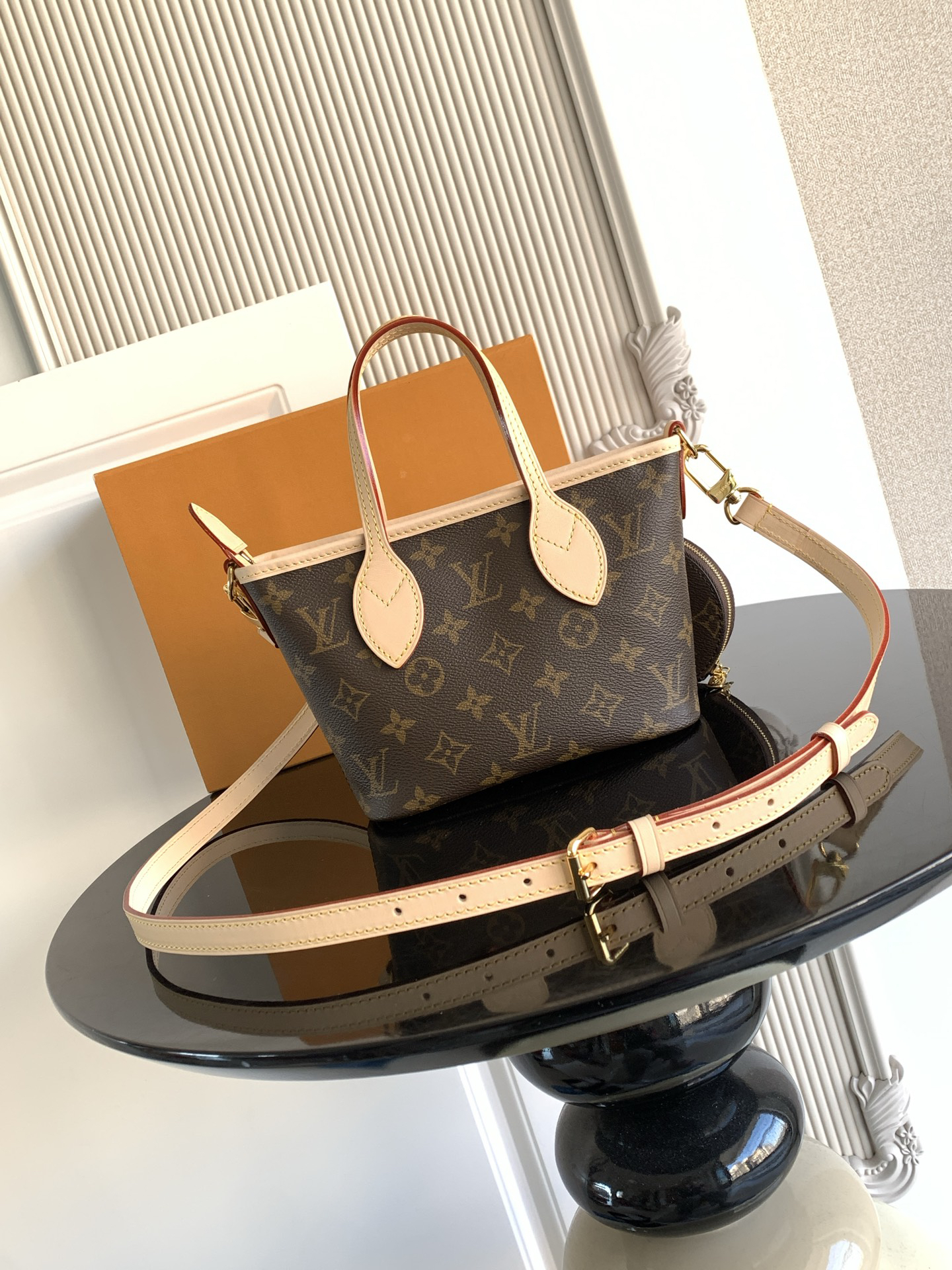 Louis Vuitton Tote Bag M46705