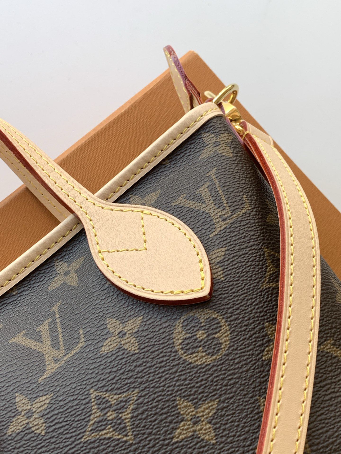 Louis Vuitton Tote Bag M46705