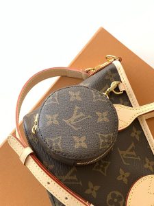 Louis Vuitton Tote Bag M46705