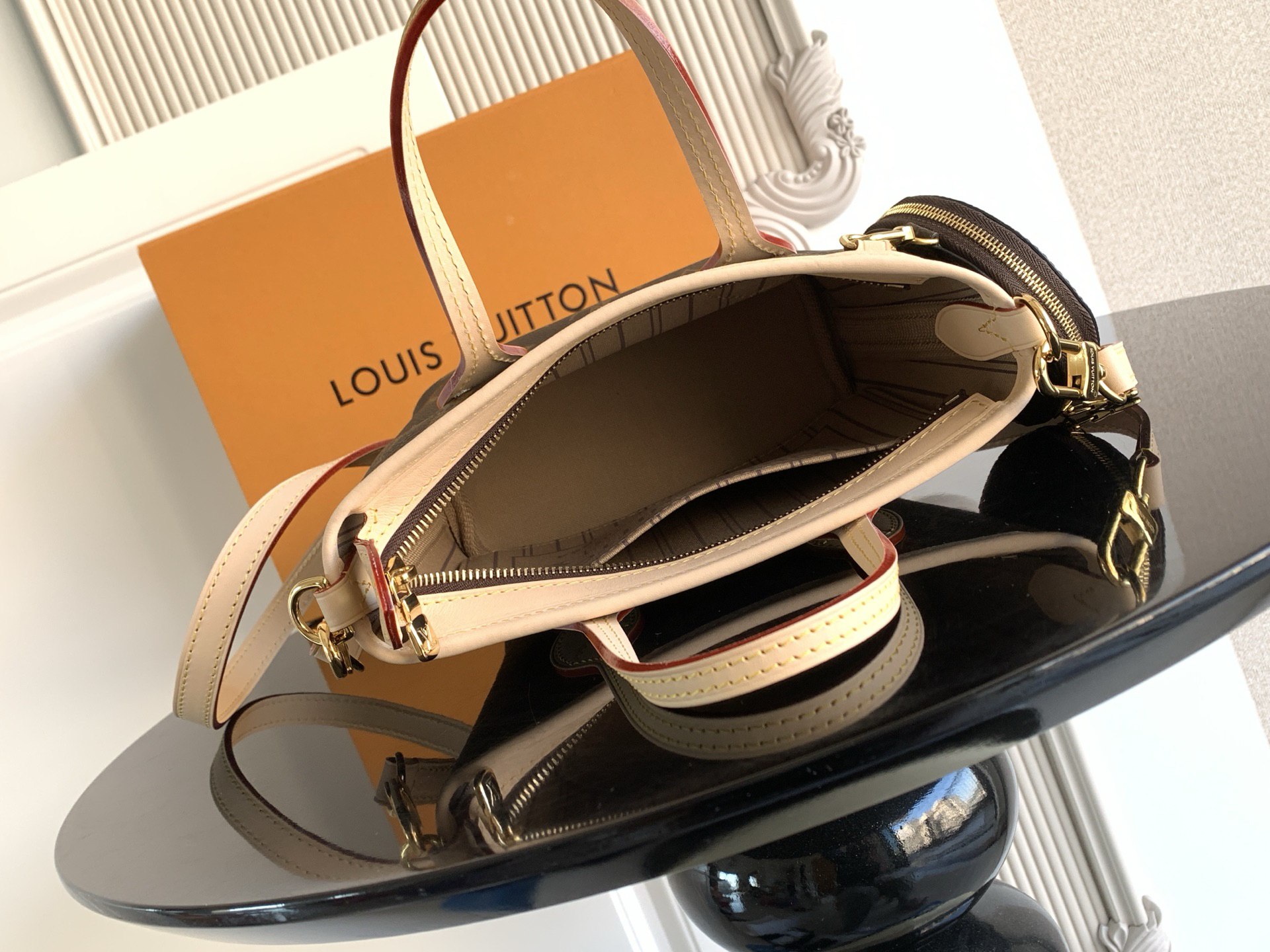 Louis Vuitton Tote Bag M46705