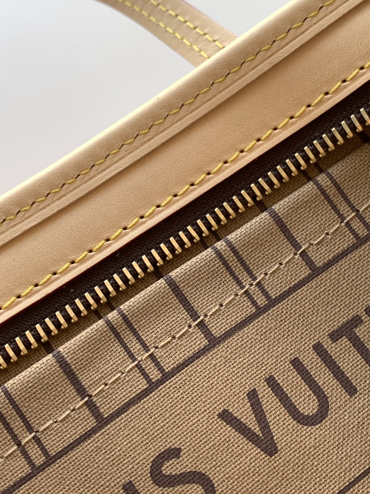 Louis Vuitton Tote Bag M46705