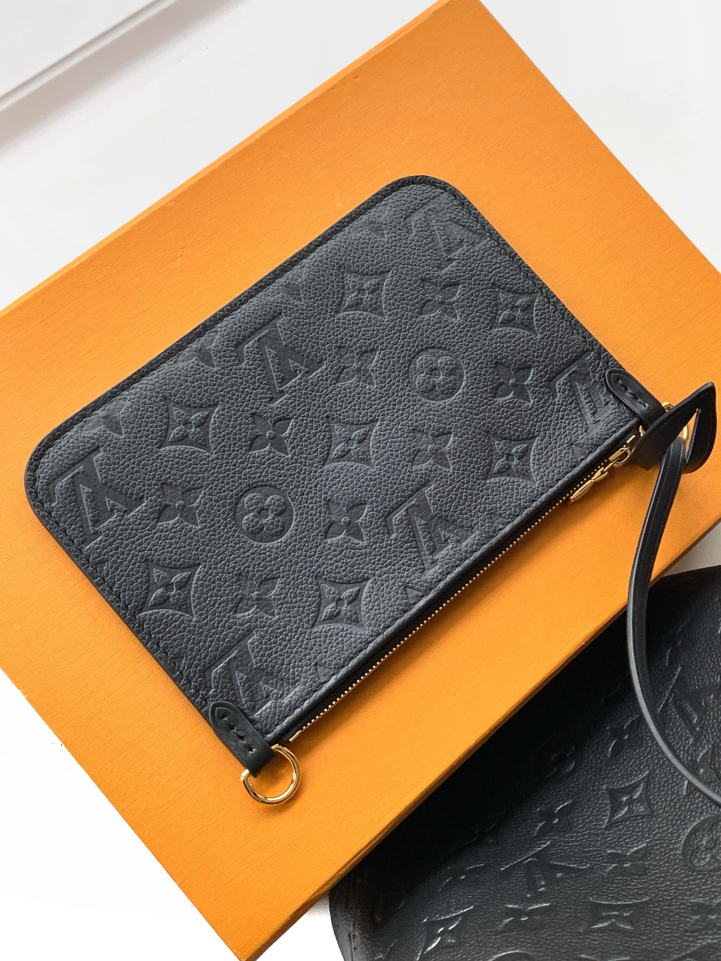 Louis Vuitton Bucket Bag M29090