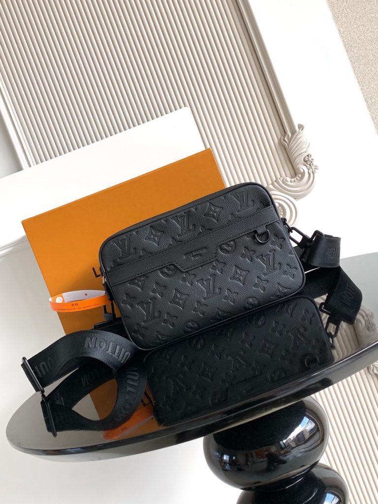Louis Vuitton Messenger Bag M28785