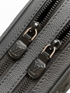Louis Vuitton Messenger Bag M28785