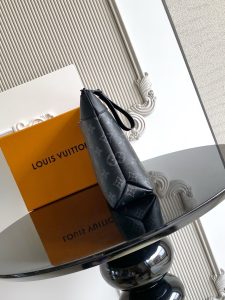 Louis Vuitton Handbag M82543