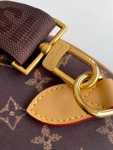 Louis Vuitton Handbag M2A454