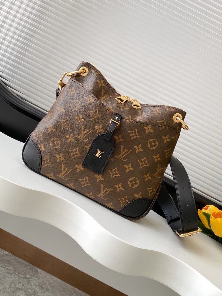 Louis Vuitton Shoulder Bag M45353
