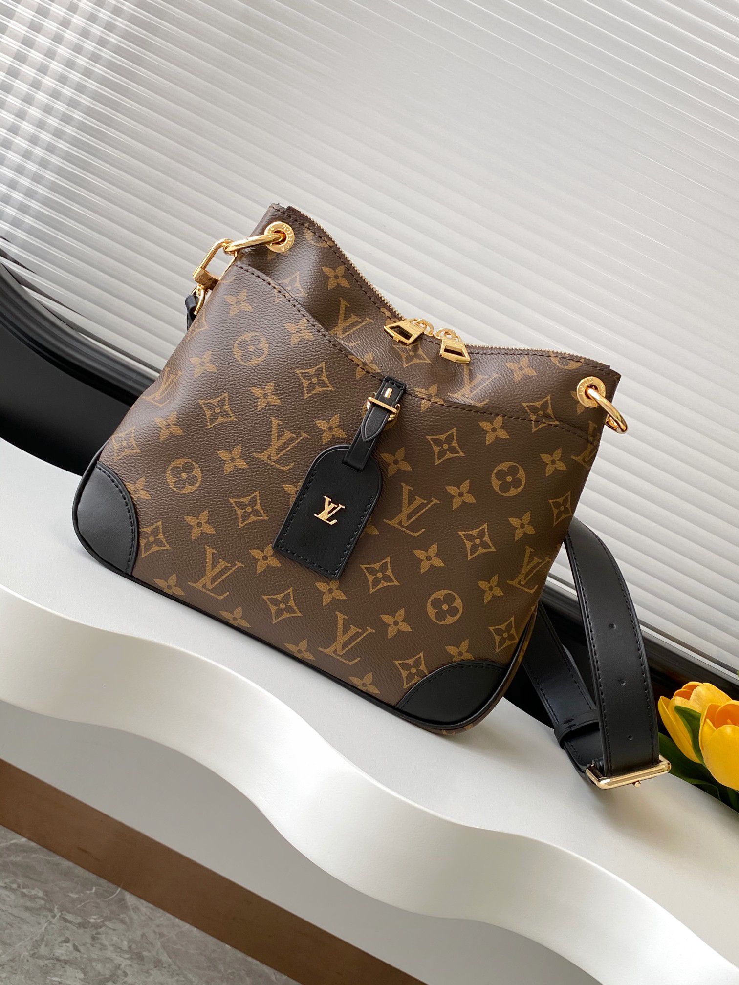 Louis Vuitton Shoulder Bag M45353
