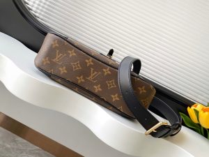 Louis Vuitton Shoulder Bag M45353