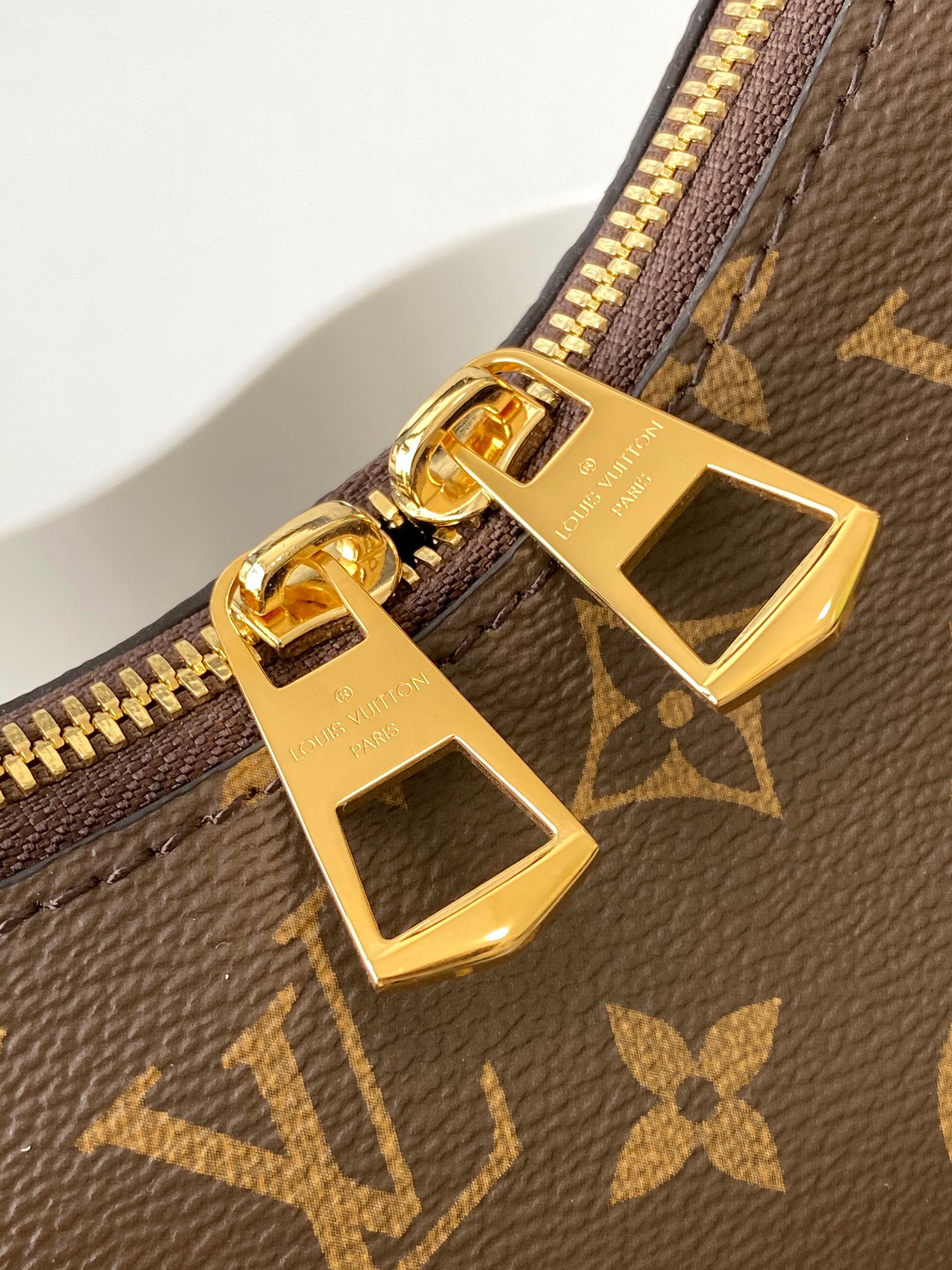 Louis Vuitton Shoulder Bag M45353