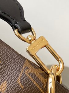 Louis Vuitton Shoulder Bag M45353