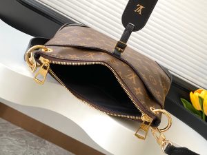 Louis Vuitton Shoulder Bag M45353