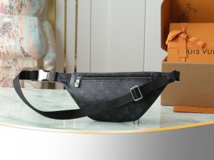 Louis Vuitton Waist Bag M25924