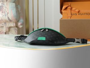 Louis Vuitton Waist Bag M25924