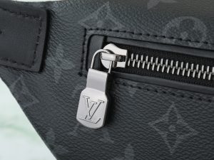 Louis Vuitton Waist Bag M25924