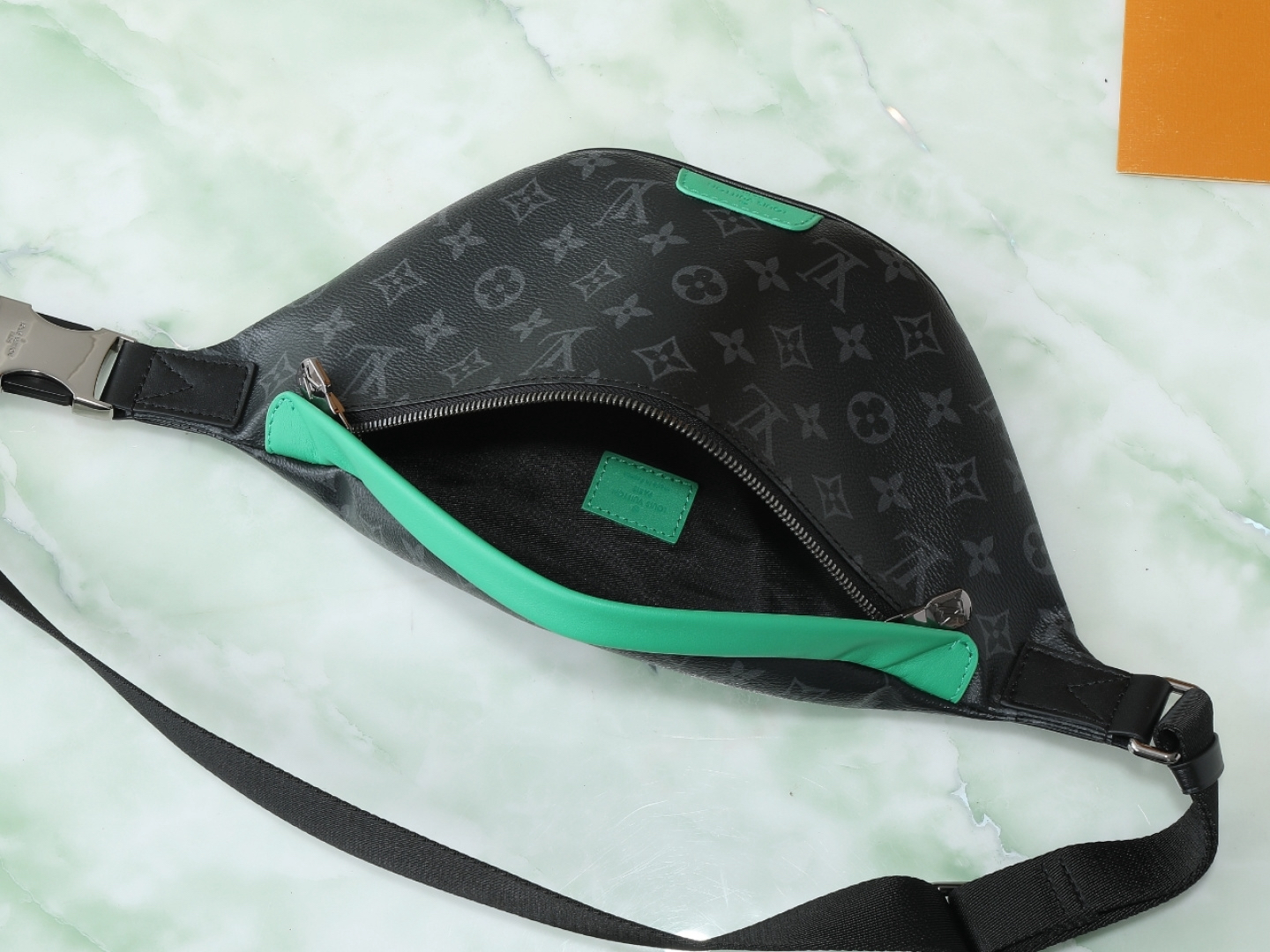 Louis Vuitton Waist Bag M25924