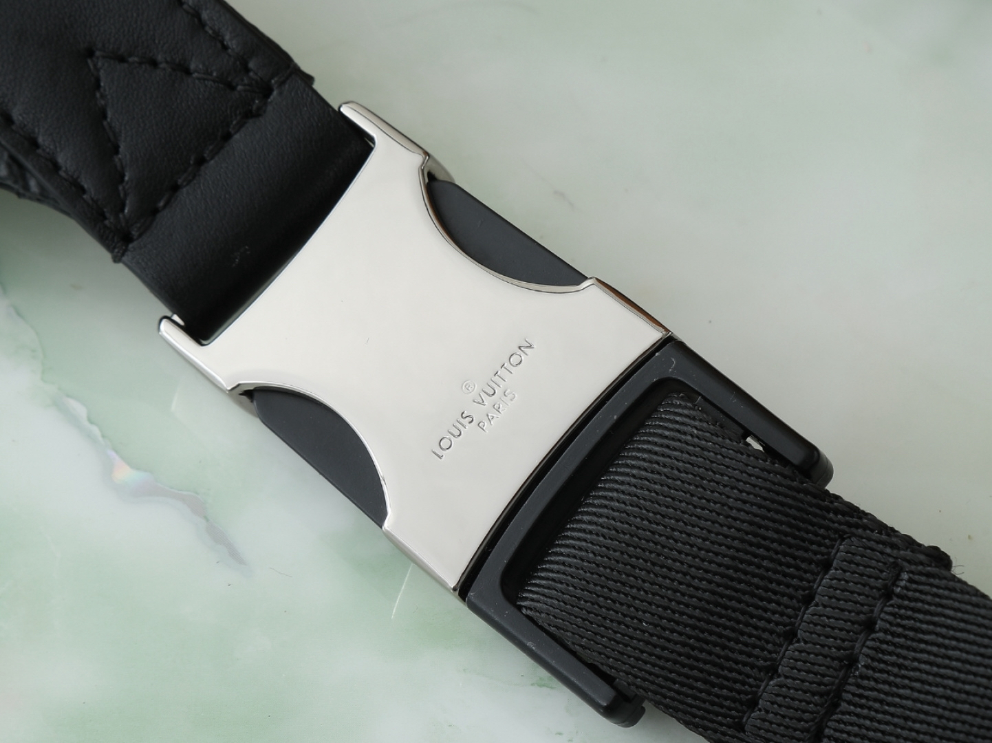 Louis Vuitton Waist Bag M25924