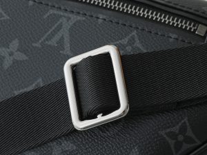 Louis Vuitton Waist Bag M25924