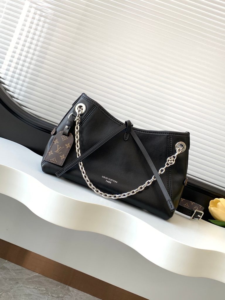 Louis Vuitton Card Holder M12888