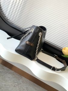 Louis Vuitton Card Holder M12888