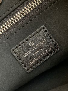 Louis Vuitton Card Holder M12888