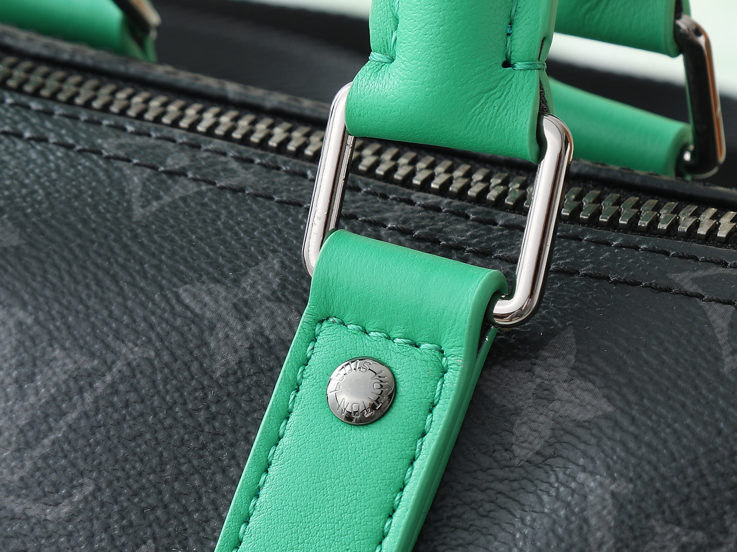 Louis Vuitton Handbag M25885