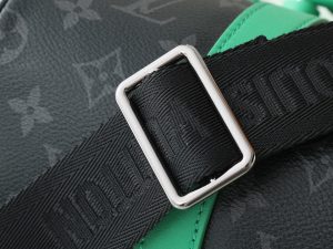 Louis Vuitton Handbag M25885