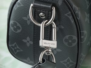 Louis Vuitton Handbag M25885