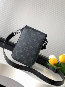 Louis Vuitton Shoulder Bag M82252