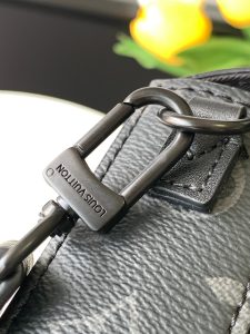 Louis Vuitton Shoulder Bag M82252