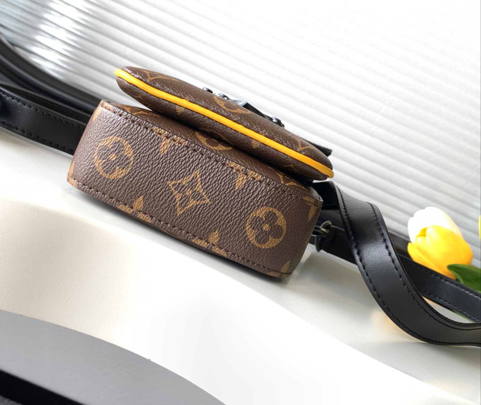 Louis Vuitton Shoulder Bag M82535