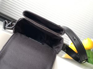 Louis Vuitton Shoulder Bag M82535