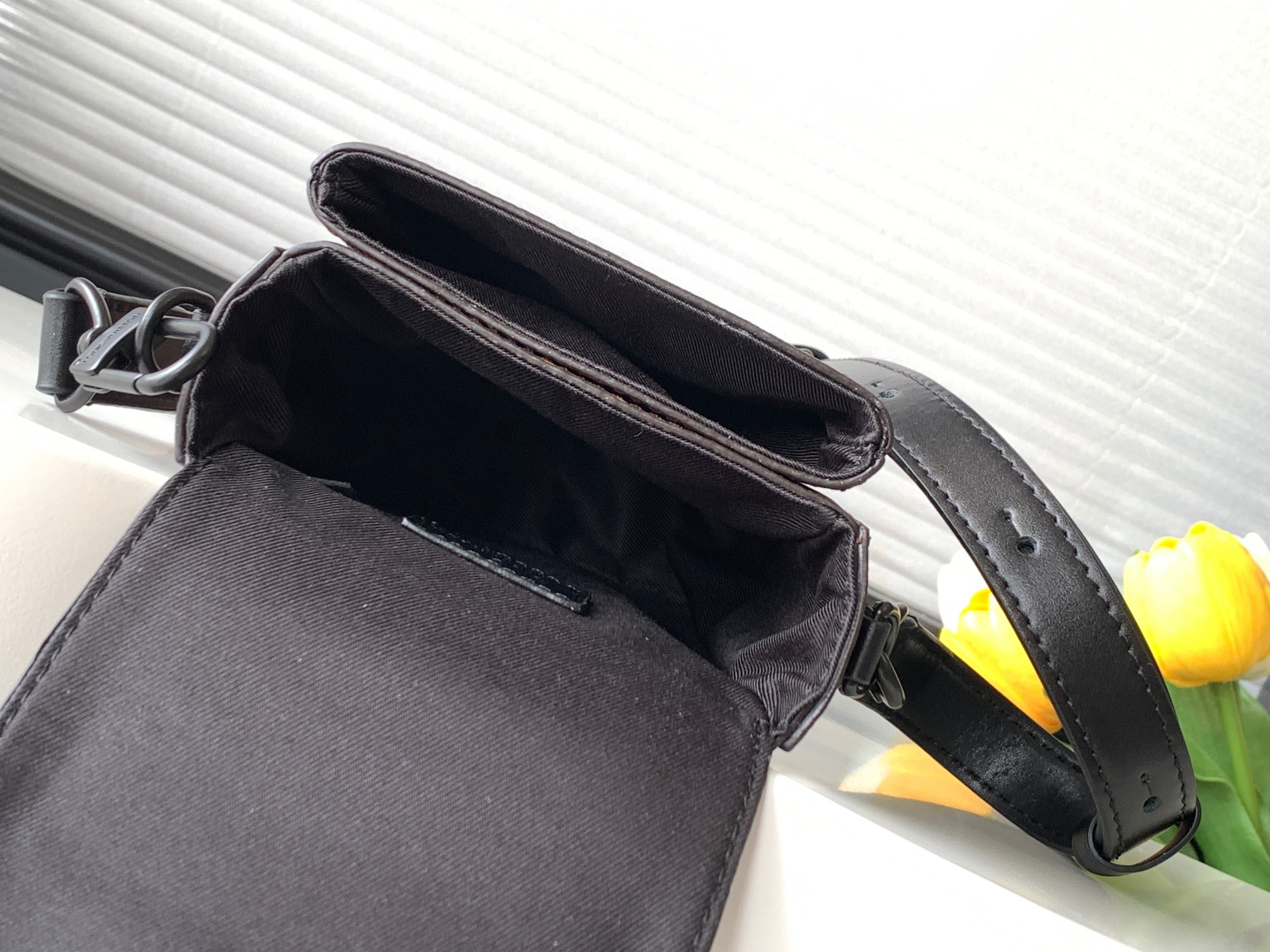 Louis Vuitton Shoulder Bag M82535